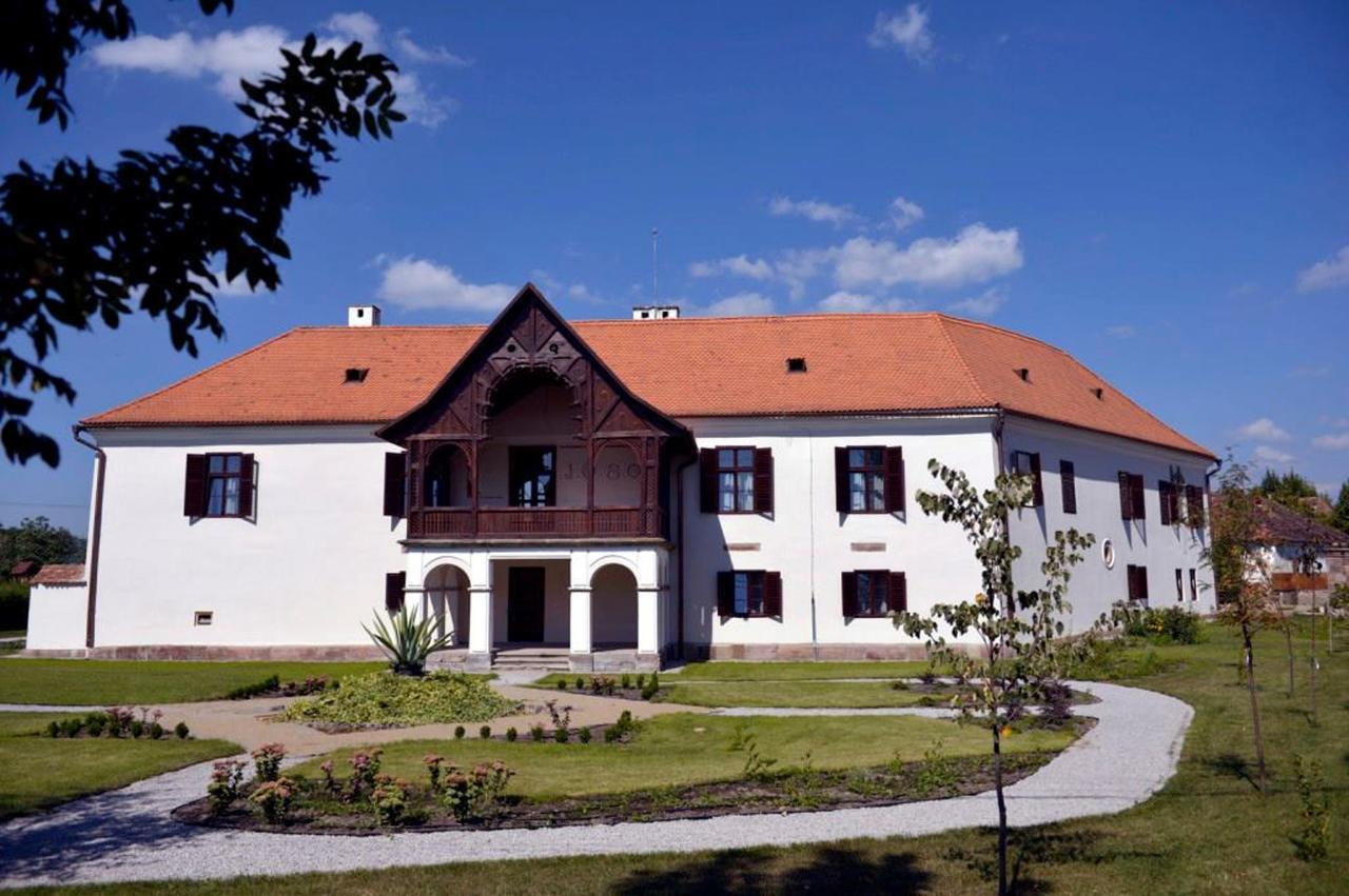 Castle Hotel Daniel Baraolt Εξωτερικό φωτογραφία