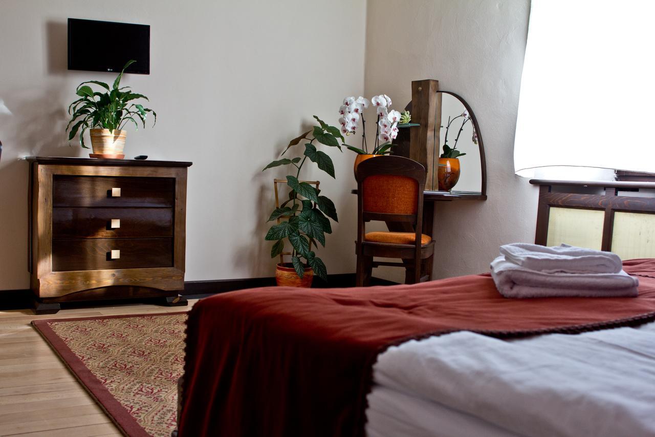 Castle Hotel Daniel Baraolt Εξωτερικό φωτογραφία