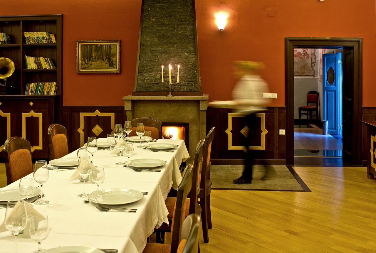 Castle Hotel Daniel Baraolt Εξωτερικό φωτογραφία