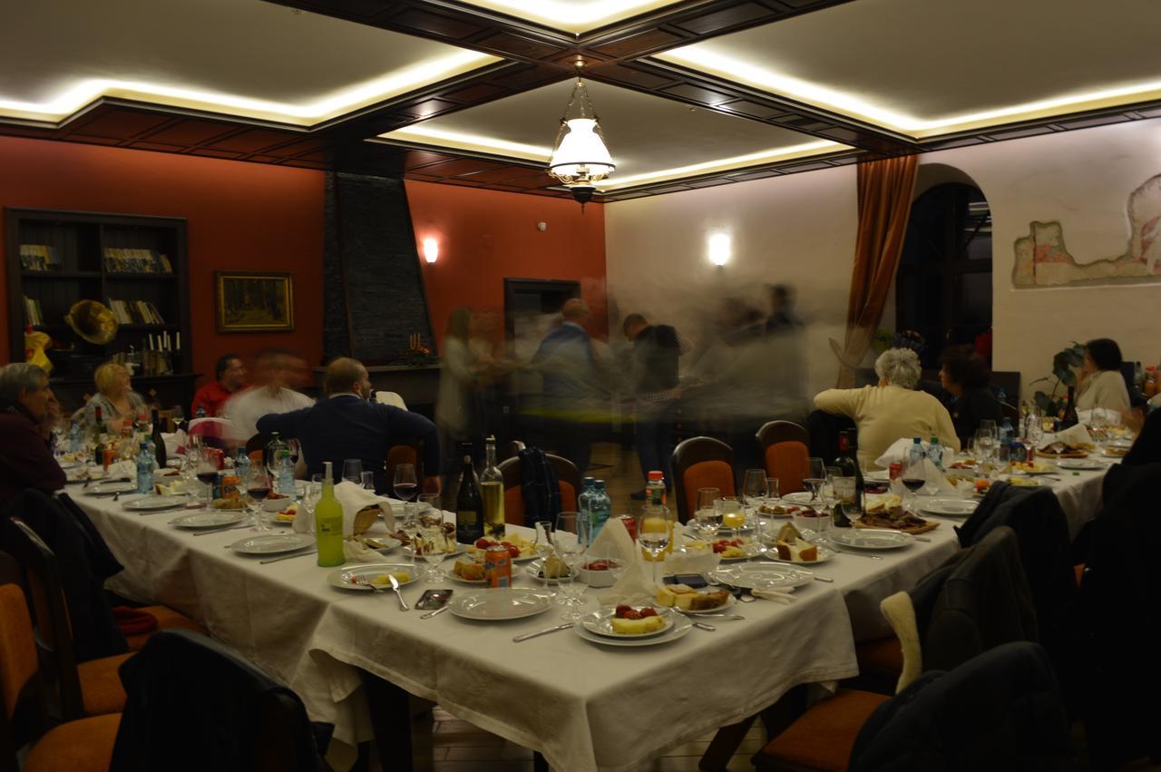Castle Hotel Daniel Baraolt Εξωτερικό φωτογραφία