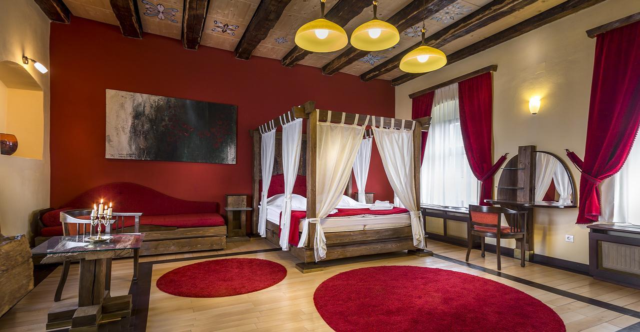 Castle Hotel Daniel Baraolt Εξωτερικό φωτογραφία