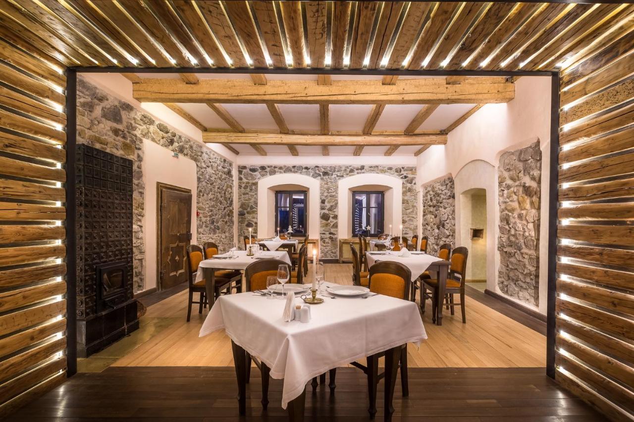 Castle Hotel Daniel Baraolt Εξωτερικό φωτογραφία