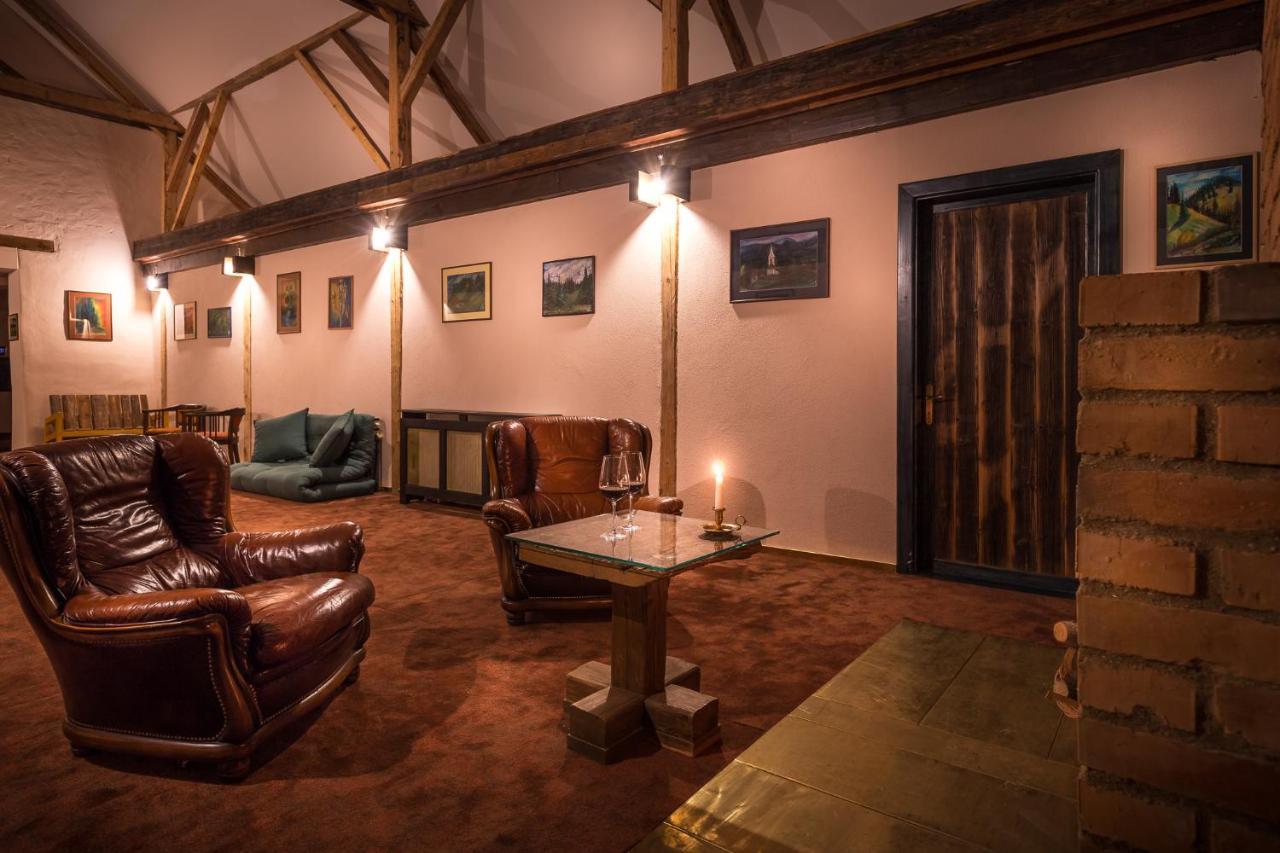 Castle Hotel Daniel Baraolt Εξωτερικό φωτογραφία